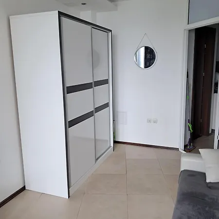 Sleeps 2 With Pool & Balcony * Balchik